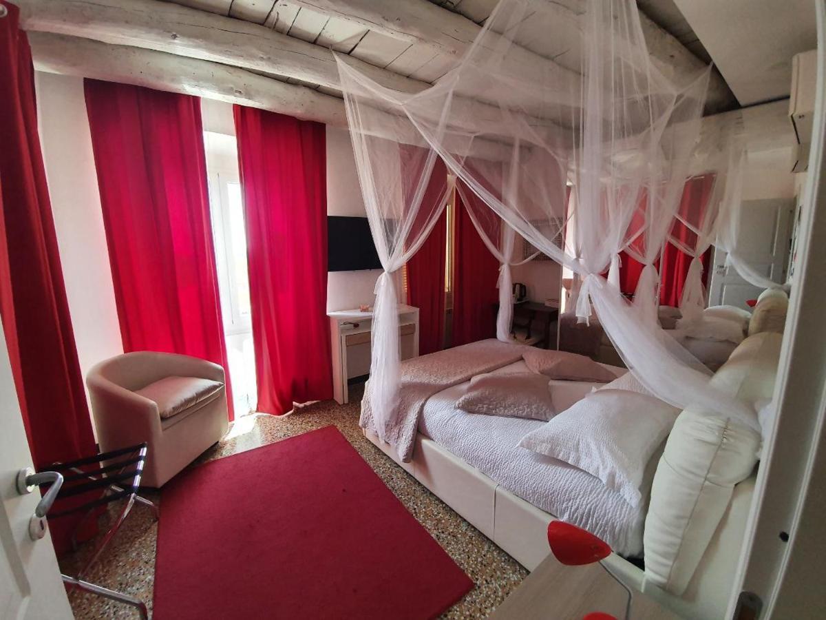 Varazze Suite Sauna E Hammam Bagian luar foto