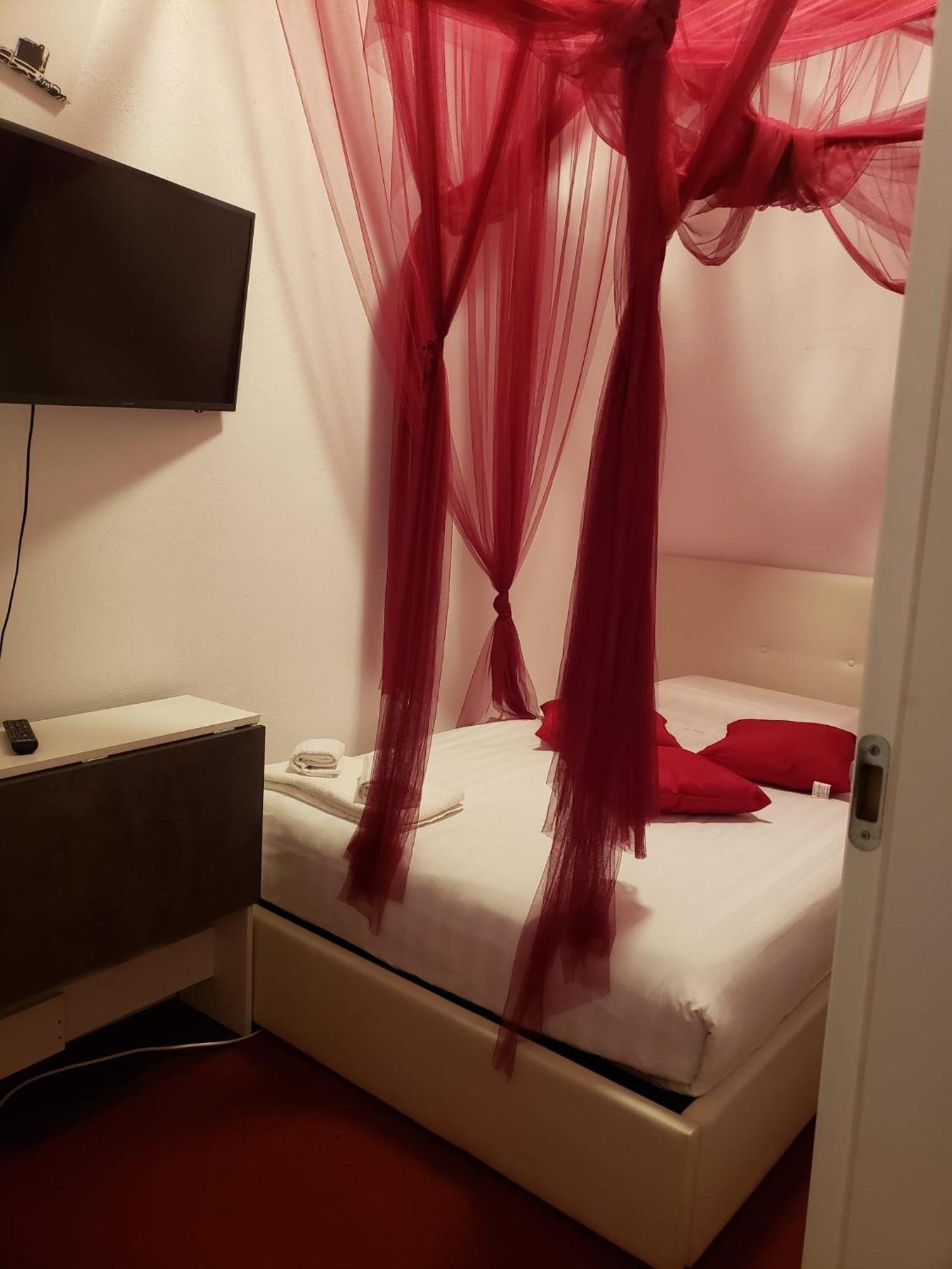 Varazze Suite Sauna E Hammam Bagian luar foto