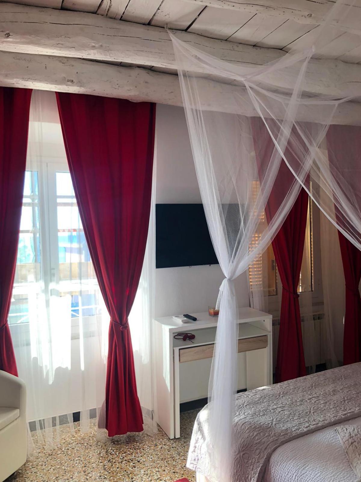 Varazze Suite Sauna E Hammam Bagian luar foto