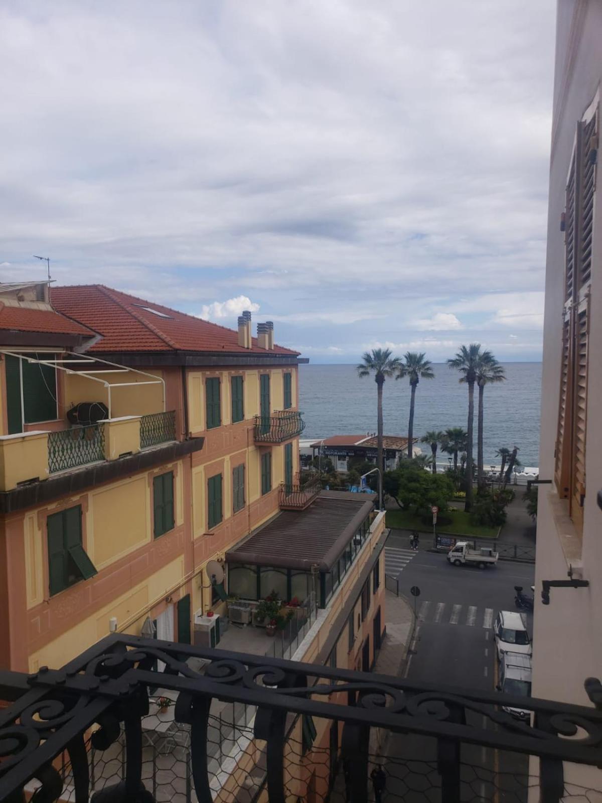 Varazze Suite Sauna E Hammam Bagian luar foto